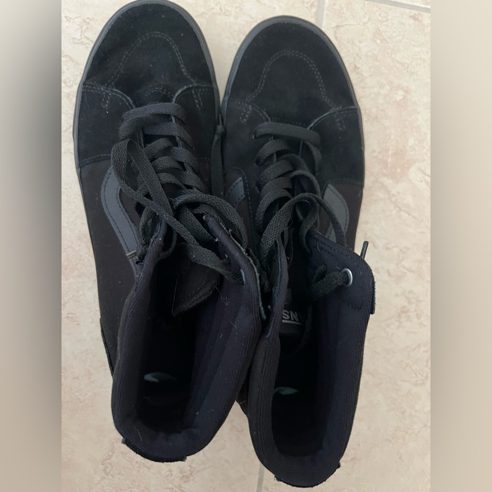Vans Black Low-Top Sneakers Classic Design